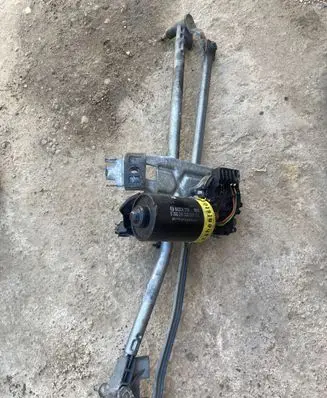 Audi A6 S6 C4 4A Front wiper linkage and motor 0390241330