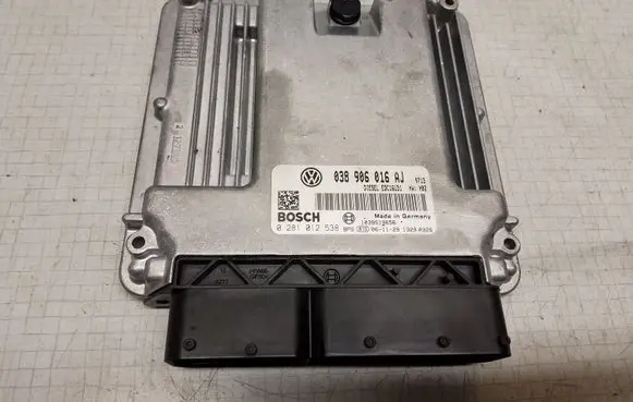 Volkswagen Transporter - Caravelle T5 Engine control unit/module 038906016AJ 0281012538