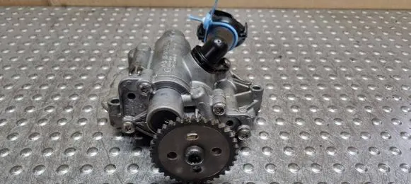 Seat Leon (5F) Oil pump 04E115103F
