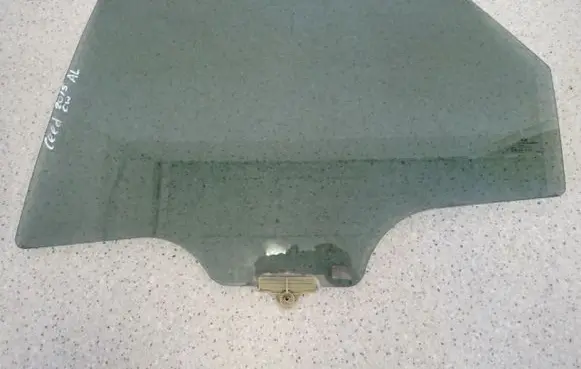 KIA Ceed Sliding door window/glass 