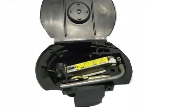 Skoda Fabia Mk1 (6Y) Tool box 