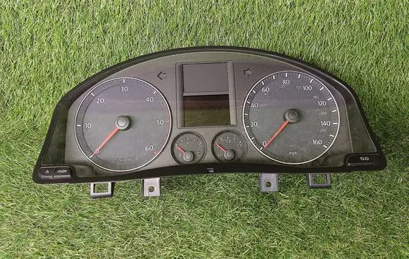 Volkswagen Golf Plus Speedometer (instrument cluster) 1K0920953N