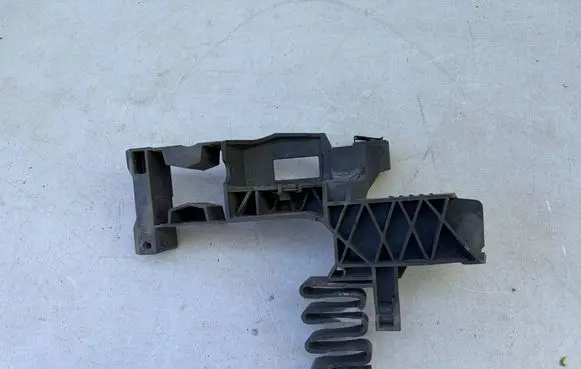 Audi A6 S6 C8 4K Headlight/headlamp mounting bracket 4K0805608