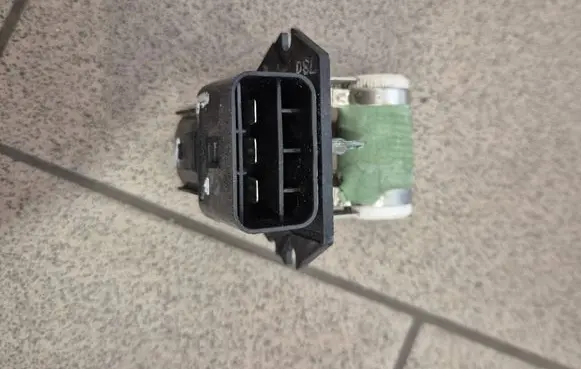 Hyundai i30 Heater blower motor/fan resistor