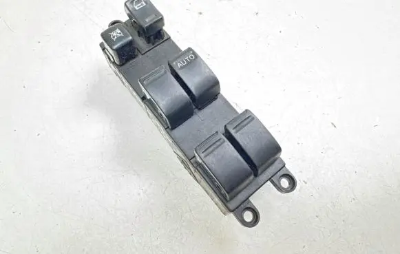 Nissan X-Trail T30 Electric window control switch