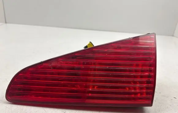 Peugeot 607 Tailgate rear/tail lights 