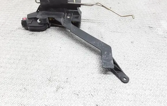 Hyundai Terracan Front door lock