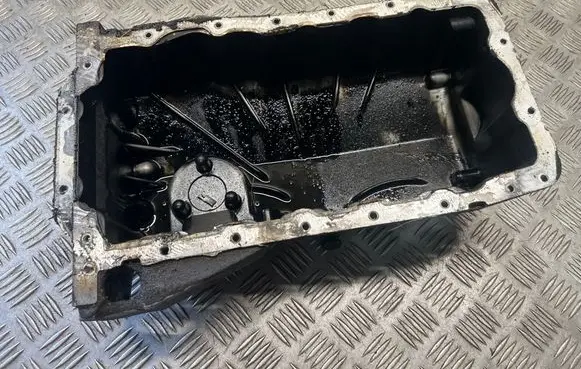 Volkswagen Golf IV Oil sump 