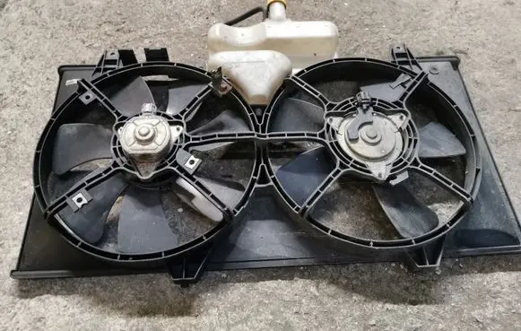 Mazda 6 Radiator cooling fan shroud