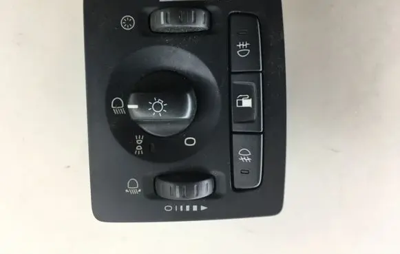 Volvo V50 Light switch 30669736 04W48T 19206
