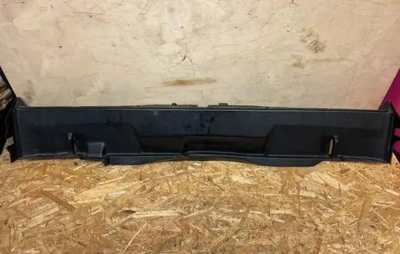 BMW 8 E31 Other trunk/boot trim element 1970277