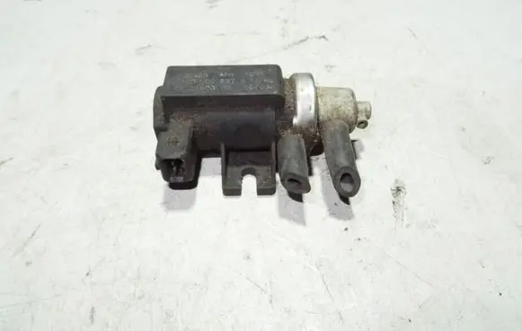 Audi A6 S6 C5 4B Turbo solenoid valve 8D0906627B