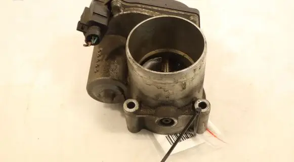 Volkswagen Tiguan Throttle body valve 03C133062S