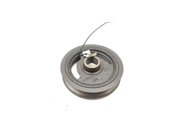 Dacia Sandero Crankshaft pulley C47071266