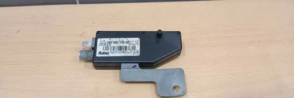 Mercedes-Benz ML W163 Aerial antenna amplifier A1638200089 16267069 998FMFR2131606876