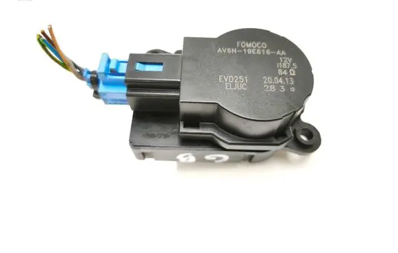 Ford Kuga II Air flap motor/actuator AV6N19E616AA