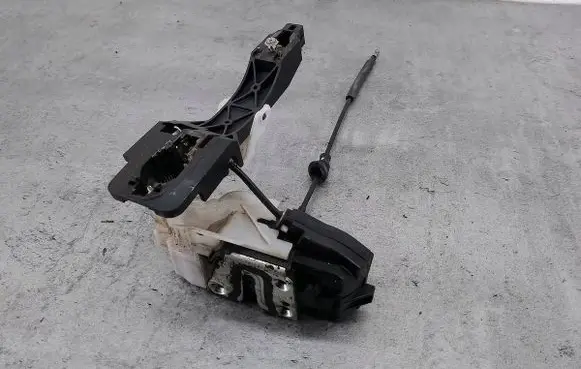KIA Ceed Front door lock