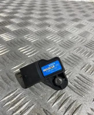 Mercedes-Benz E W211 Air pressure sensor 0281002437