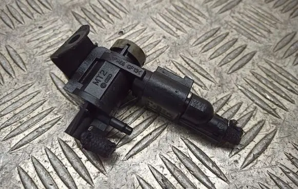Skoda Octavia Mk1 (1U) Valve vacuum 1J0906283C
