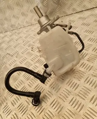 Opel Vivaro Master brake cylinder 460913484R 93868496