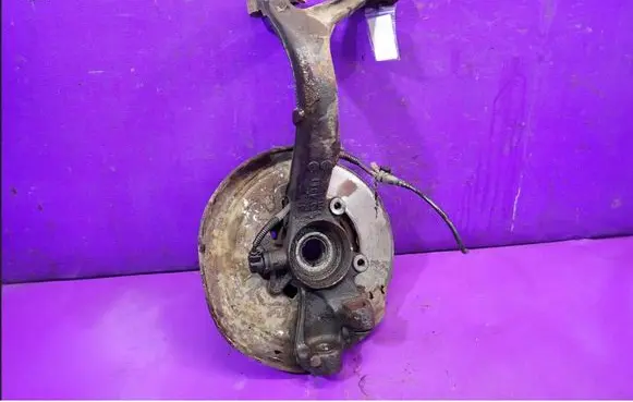 Skoda Superb B5 (3U) Front wheel hub spindle knuckle
