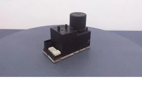 Audi A3 S3 8L Central locking vacuum pump 8D0862257B