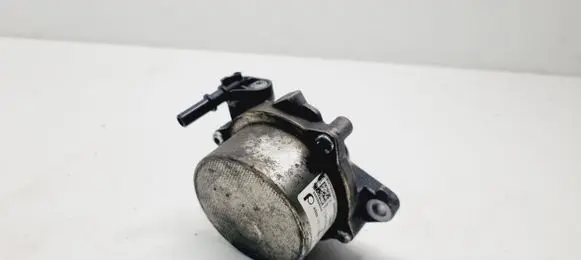 Alfa Romeo Giulia Vacuum pump 670050980