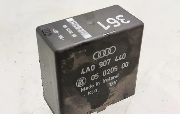 Audi A6 S6 C5 4B Wing mirror control module 361 4A0907440