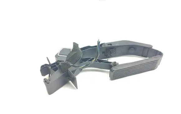 Mercedes-Benz E W211 Accelerator throttle pedal A2113000404