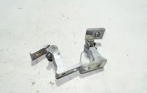 Audi A4 S4 B8 8K Front door upper hinge 8K0831402B