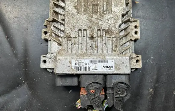 Volvo V40 Engine control unit/module s180134103a