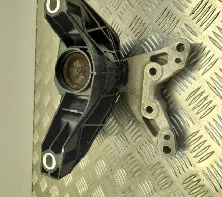 Opel Combo E Engine mount bracket EB2PT