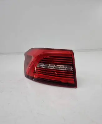 Volkswagen PASSAT B8 Rear/tail lights