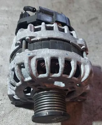 Renault Clio IV Generator/alternator 231008593R
