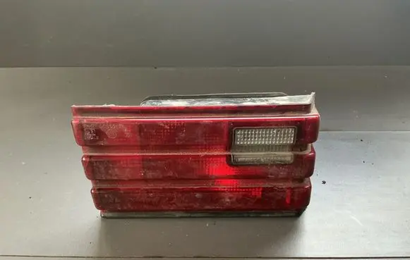 Tailgate rear/tail lights