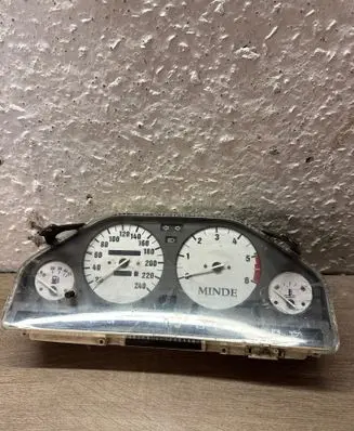 BMW 3 E30 Speedometer (instrument cluster) 1385339