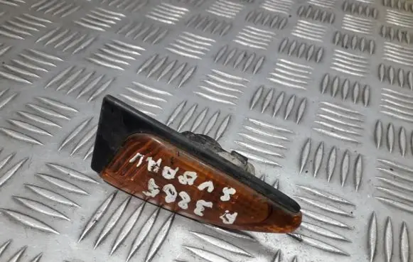 Subaru Legacy Front fender indicator light 220902