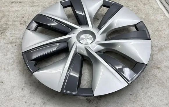 Tesla Model Y R19 wheel hub/cap/trim 104423500C