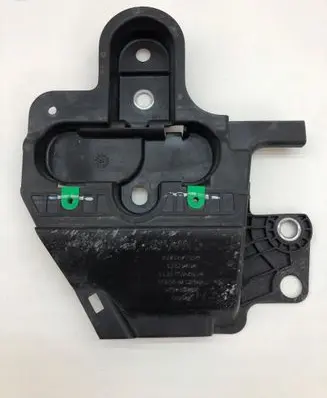 Volvo XC40 Radiator mount bracket 
