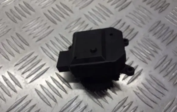 Seat Ibiza III (6L) A/C air flow flap actuator/motor 