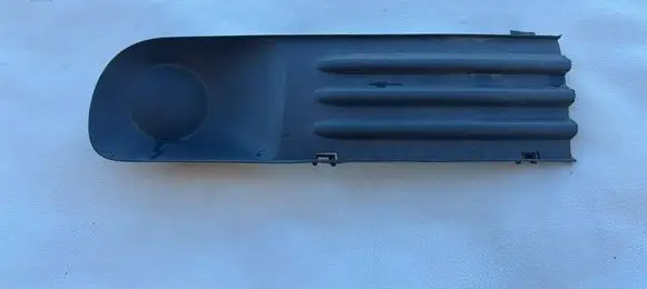 Volkswagen Golf SportWagen Front bumper lower grill 7H0807489C