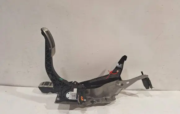 Peugeot 3008 II Accelerator throttle pedal 9674829180