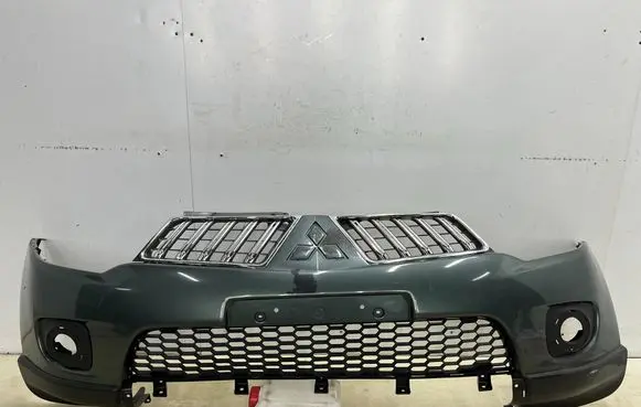Mitsubishi Pajero Sport II Front bumper 6400D164