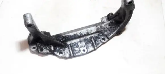 Volkswagen PASSAT B5 Engine mounting bracket 527870