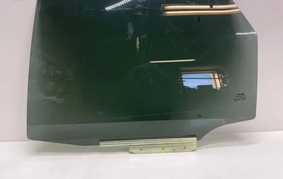 Toyota Auris 150 Rear side window 43R001595