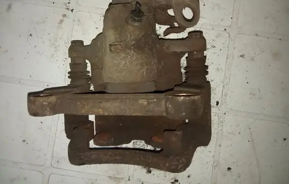 Nissan Primastar Rear brake caliper FT32107