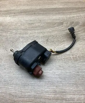 Seat Toledo I (1L) Headlight level adjustment motor 1L0941295 006143