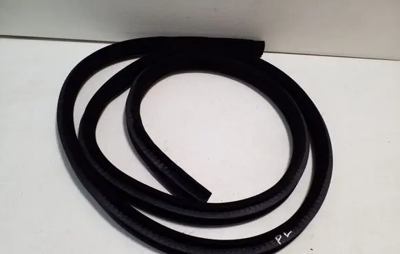 Jaguar XJ X351 Front door rubber seal 