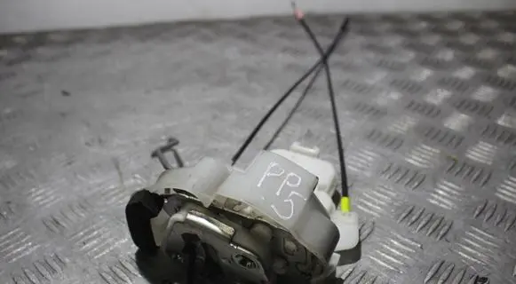 Subaru Forester SH Front door lock