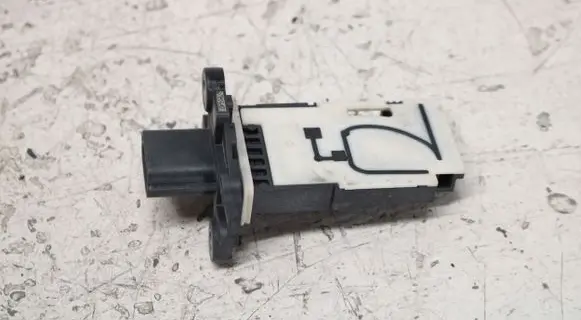 Opel Vivaro Mass air flow meter 226807131R 93450753 5WK98504